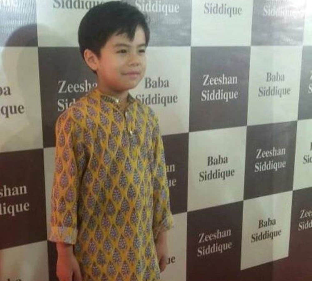 salman-khan-iulia-vantur shah rukh khan and many celebrities attended  baba-siddique-iftar-party-