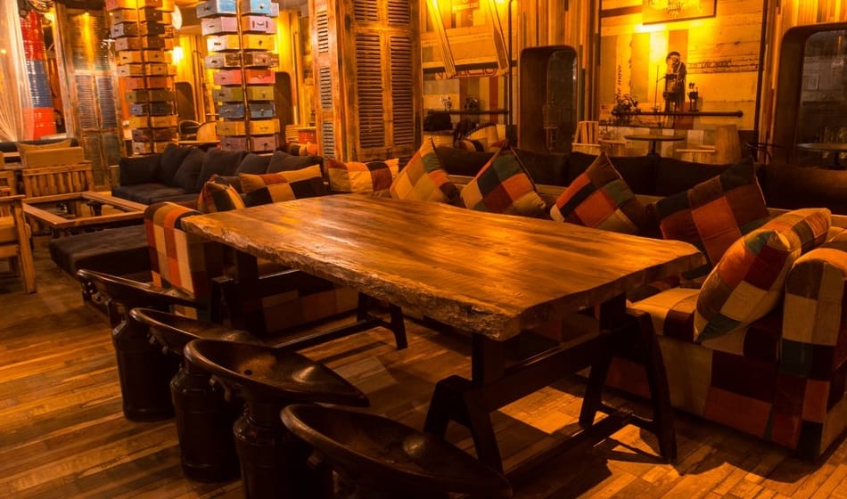 two groups clash in delhi connaught place bar on saturday night