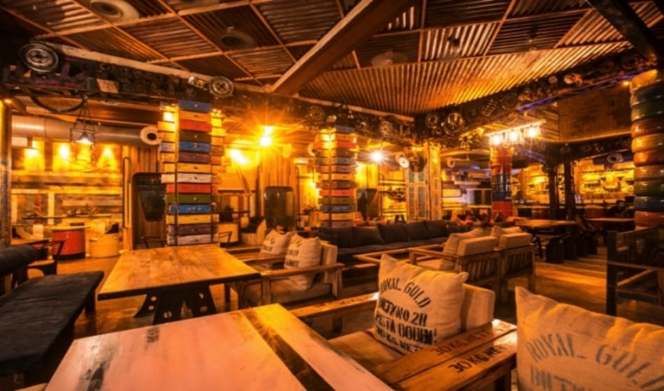 two groups clash in delhi connaught place bar on saturday night