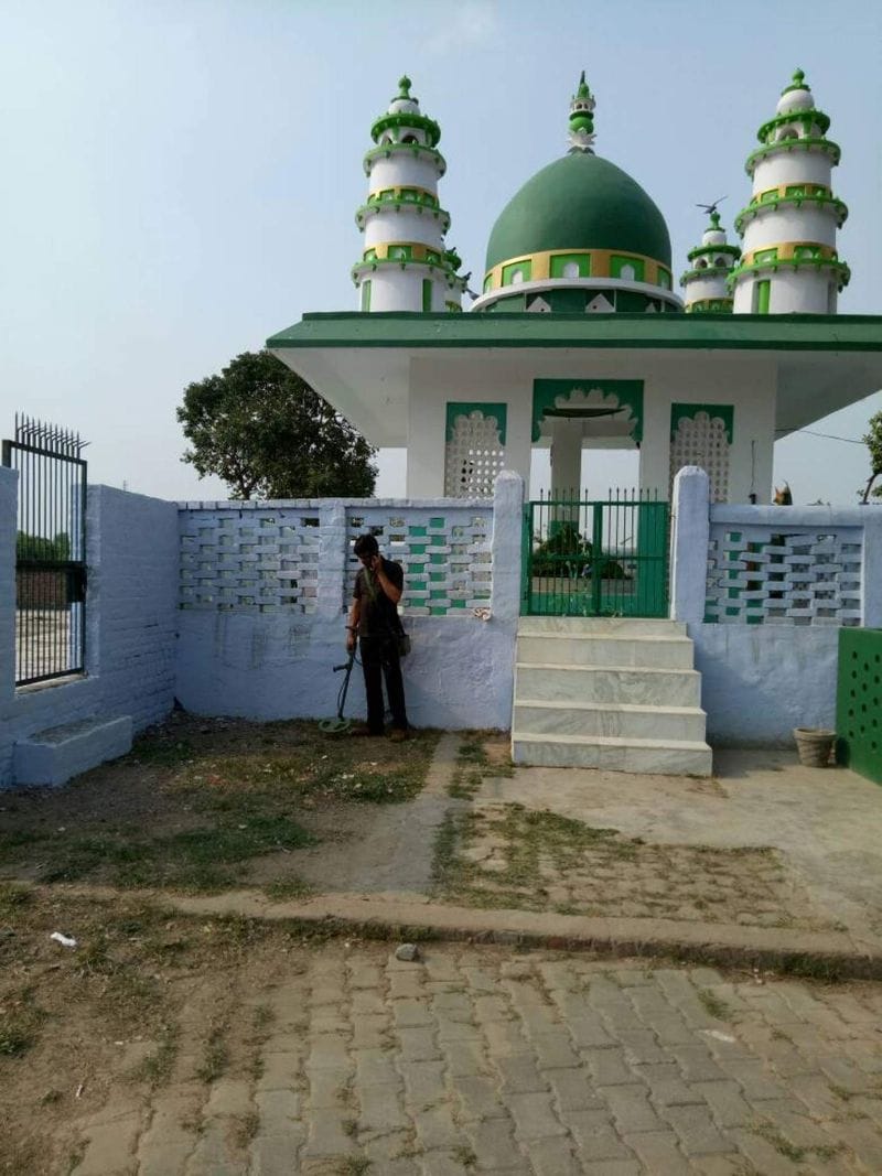 खुशियों की सौगात लेकर आई ईद