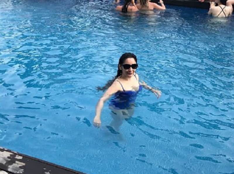 bhoomi starrer sanjay dutt wife maanayata dutt hot photos viral in swimsuit