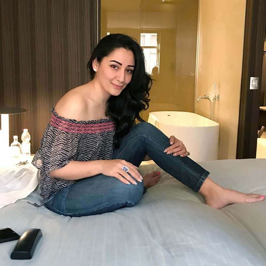 bhoomi starrer sanjay dutt wife maanayata dutt hot photos viral in swimsuit