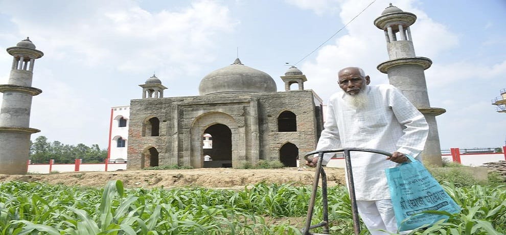 retired postmaster helps to complete school for girls instead of Bulandshahr Taj Mahal