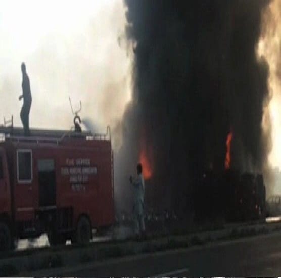 Massive oil tanker fire in pakistan, more than 100 are dead in accident