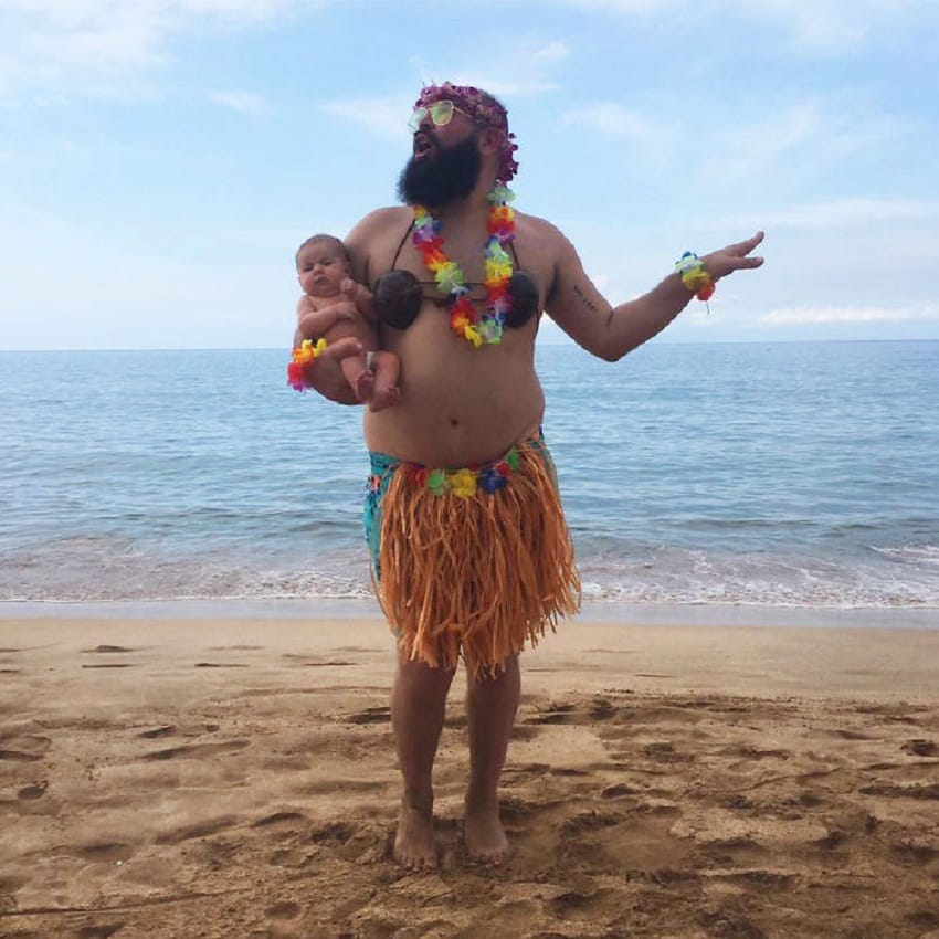 funny photoshoot of a father and daughter going viral on internet