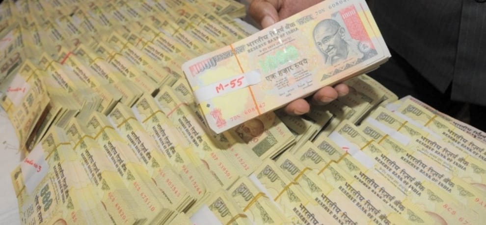 Himachal Police seized Fifty lakh rupee old currency notes in shimla