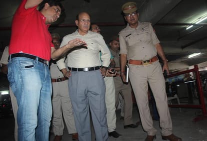 Basement shops and warehouses will be broken into all the multistory buildings of Varanasi