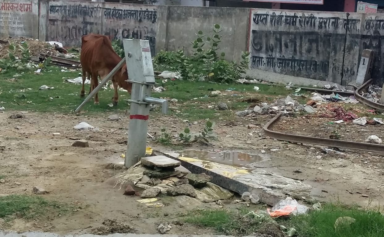These are not ruins, railway quarters