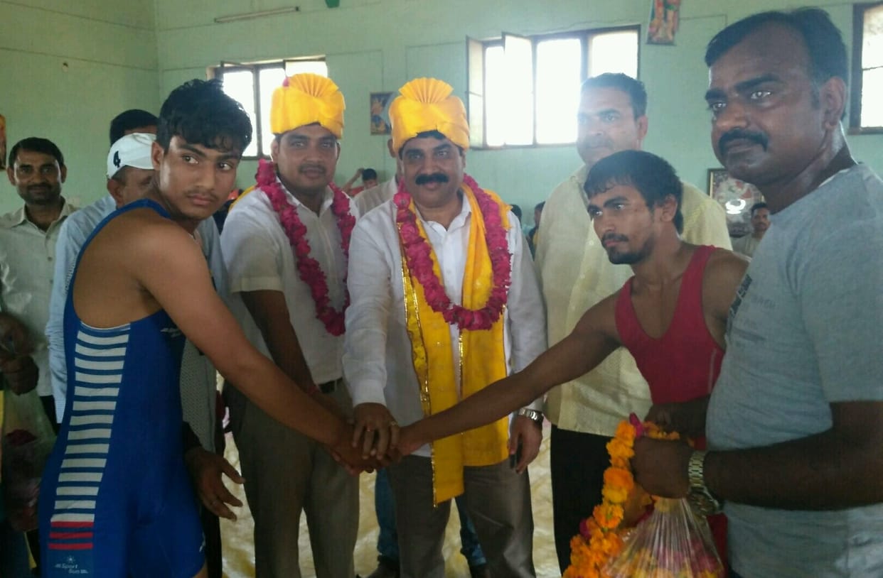 अखाड़ा पीपलवाले के विनोद बने जिला  केसरी