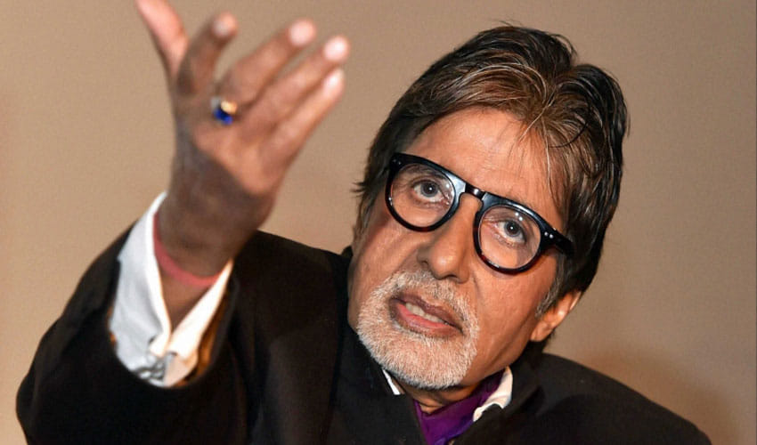 Megastar Amitabh Bachchan Complains About Facebook On His Twitter Account