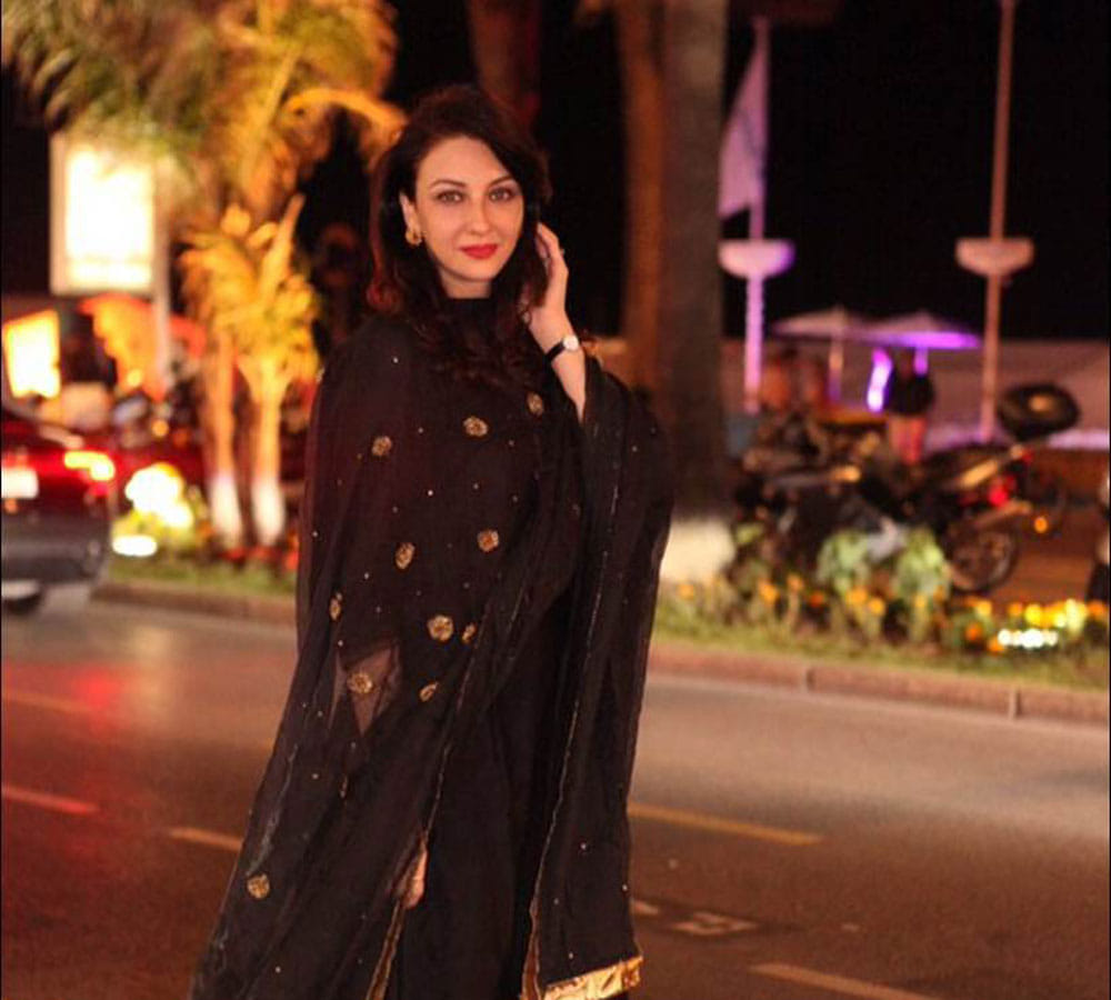 Saumya Tandon shares with husband on demand from fans Aasif Sheikh leaves comment