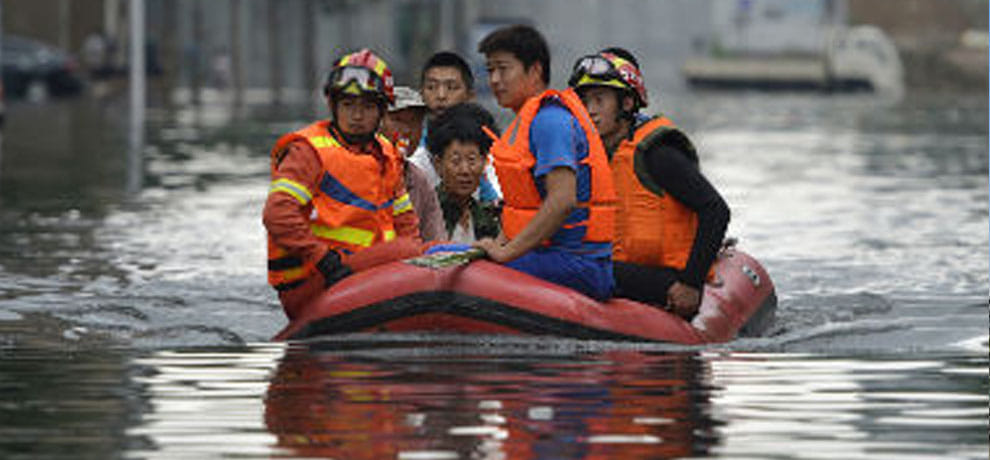 around 34 died and 4.5 lakh evacuated after landslide came in south china