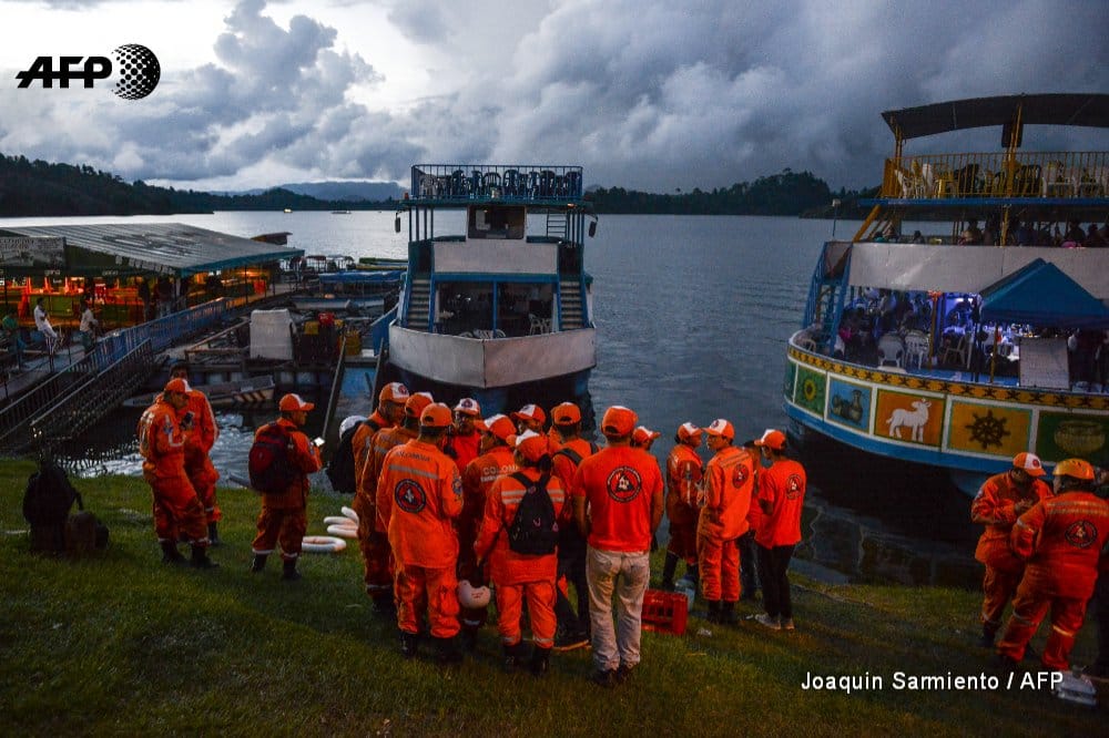 tourist boat sink in colombia killed nine people