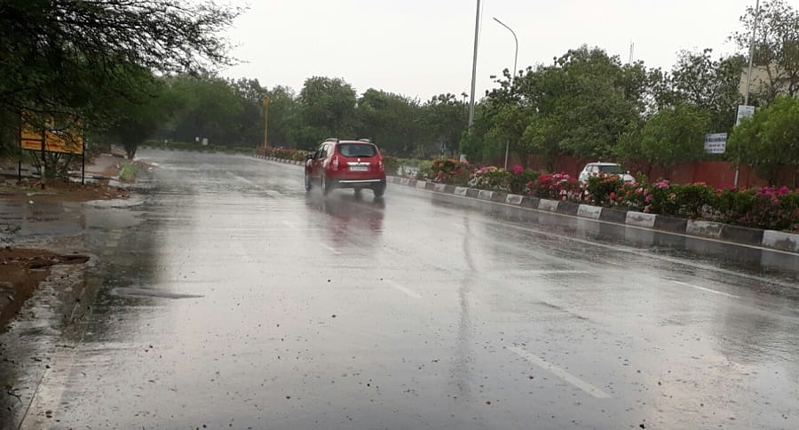 rainfall occurs on eid in jaipur-people went for hangout 