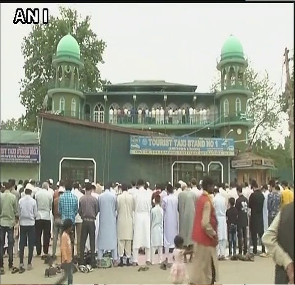 pm modi wishes on eid, see how people celebrating
