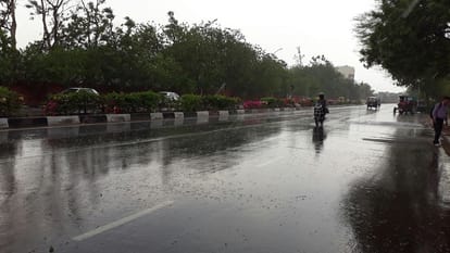 rainfall occurs on eid in jaipur-people went for hangout 
