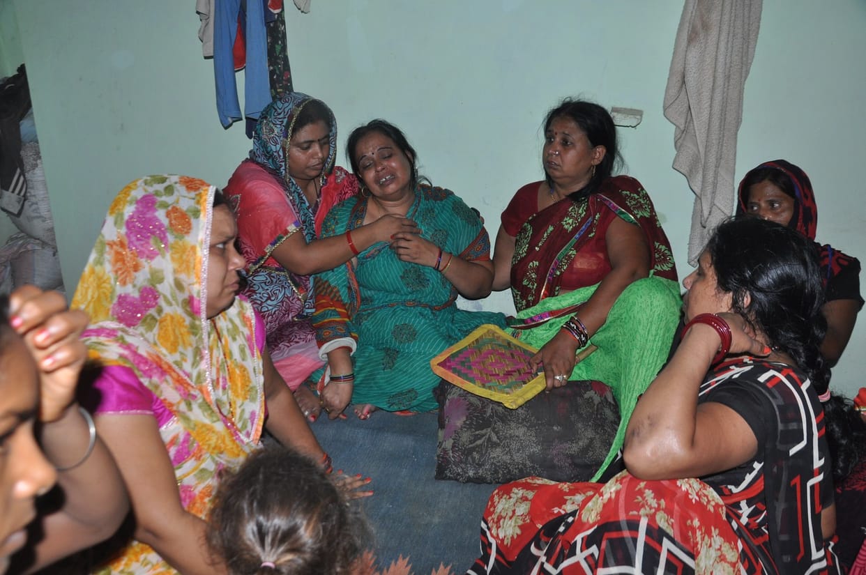 परिवार की खुशियों पर आतंक का वज्रपात