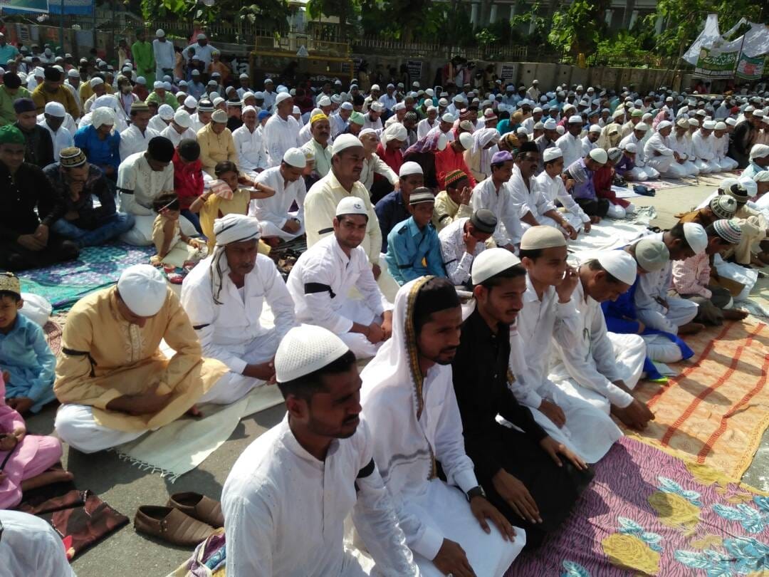 muslims protest on meet ban.