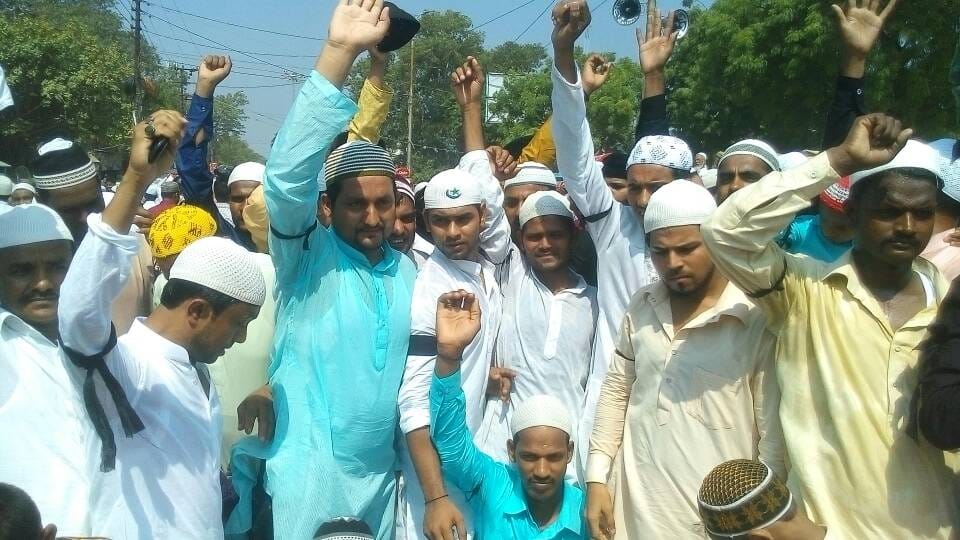 muslims protest on meet ban.