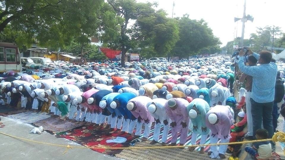 muslims protest on meet ban.