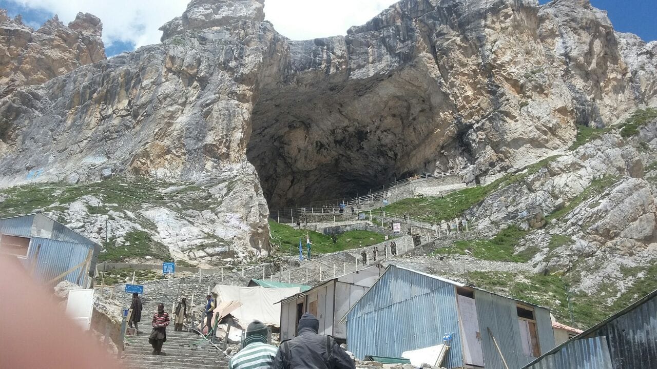 who discovered baba amarnath cave 