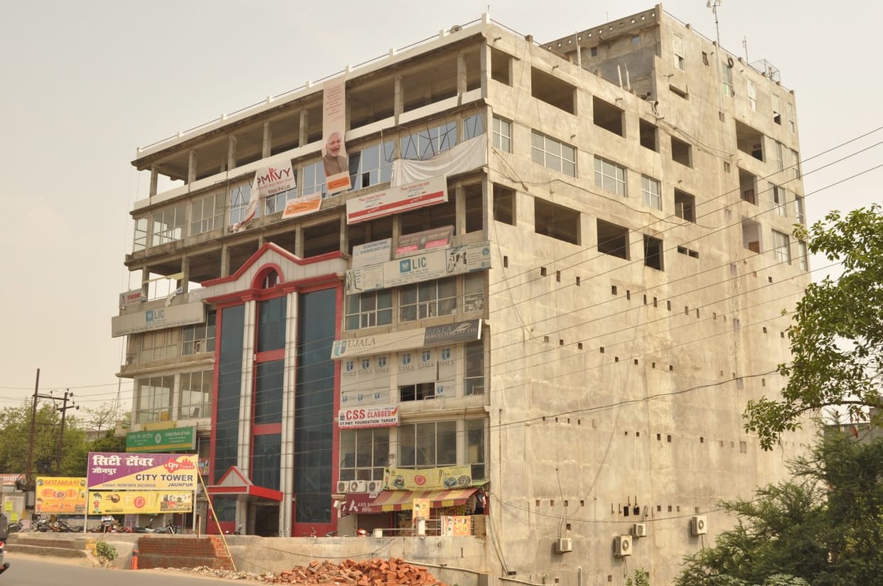 City Tavar raid, bustle