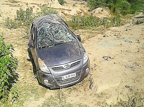 Four people injured in uncontrollable car tumble