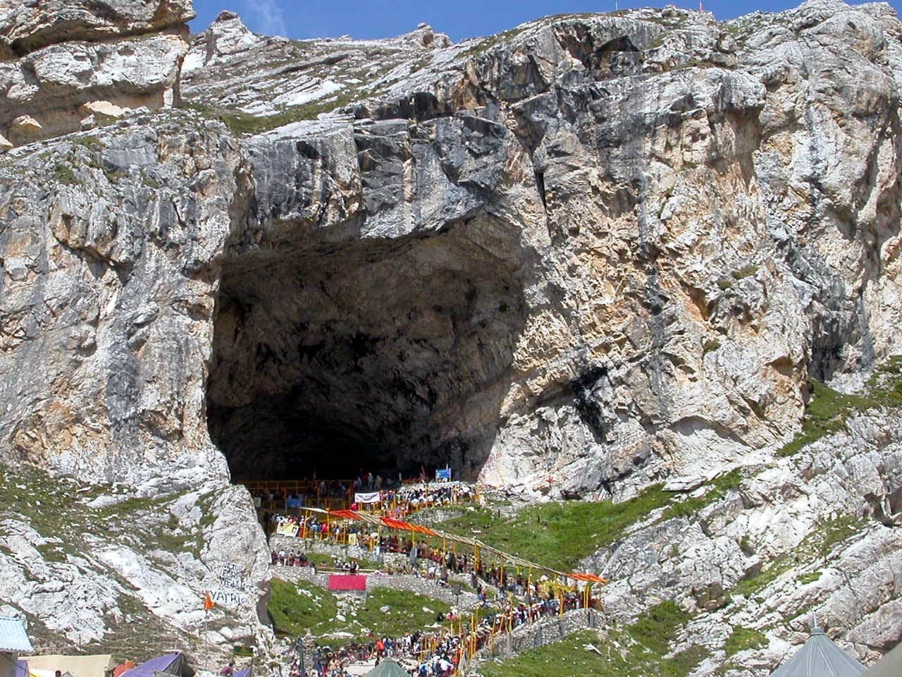 who discovered baba amarnath cave 
