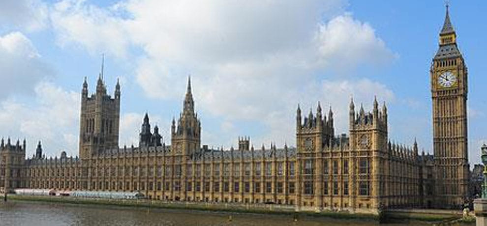 Car driver arrested, trying to attack terrorists from outside the UK Parliament