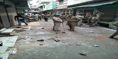 attack on police team after arrest of beef keeper in muzzaffarnagar