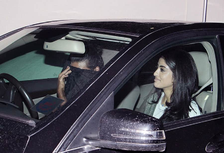 amitabh bachchan grand daughter navya naveli nanda captured with friend ignoring camera 