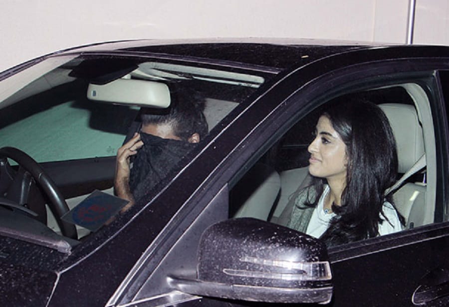 amitabh bachchan grand daughter navya naveli nanda captured with friend ignoring camera 