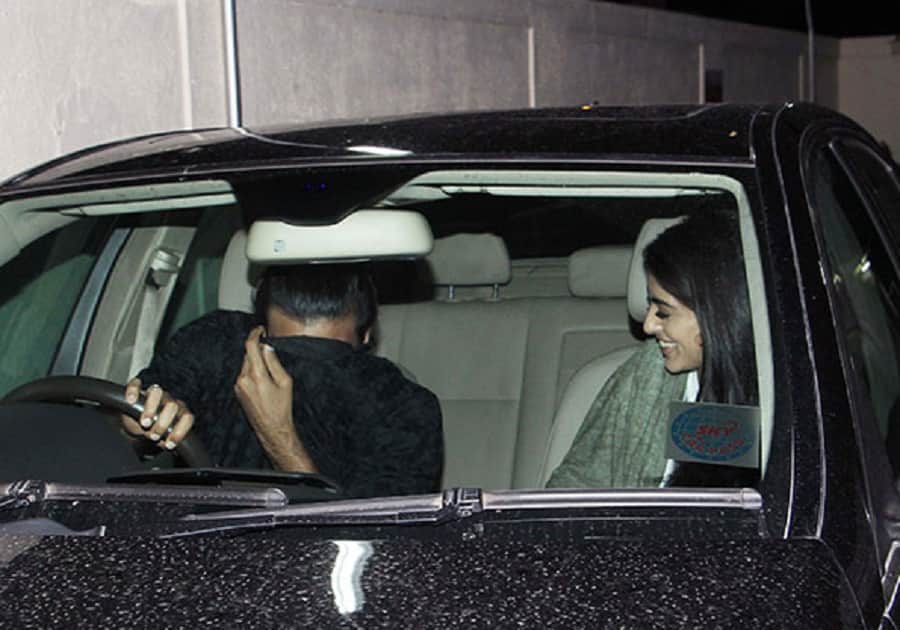 amitabh bachchan grand daughter navya naveli nanda captured with friend ignoring camera 