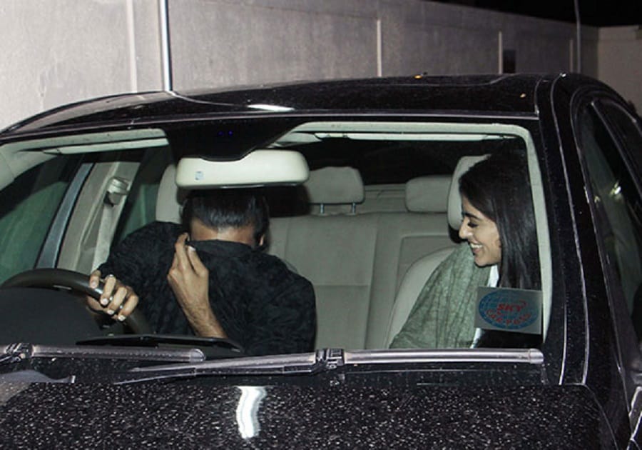 amitabh bachchan grand daughter navya naveli nanda captured with friend ignoring camera 