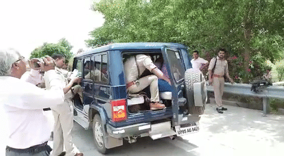 police constable rape her daughter in mathura 