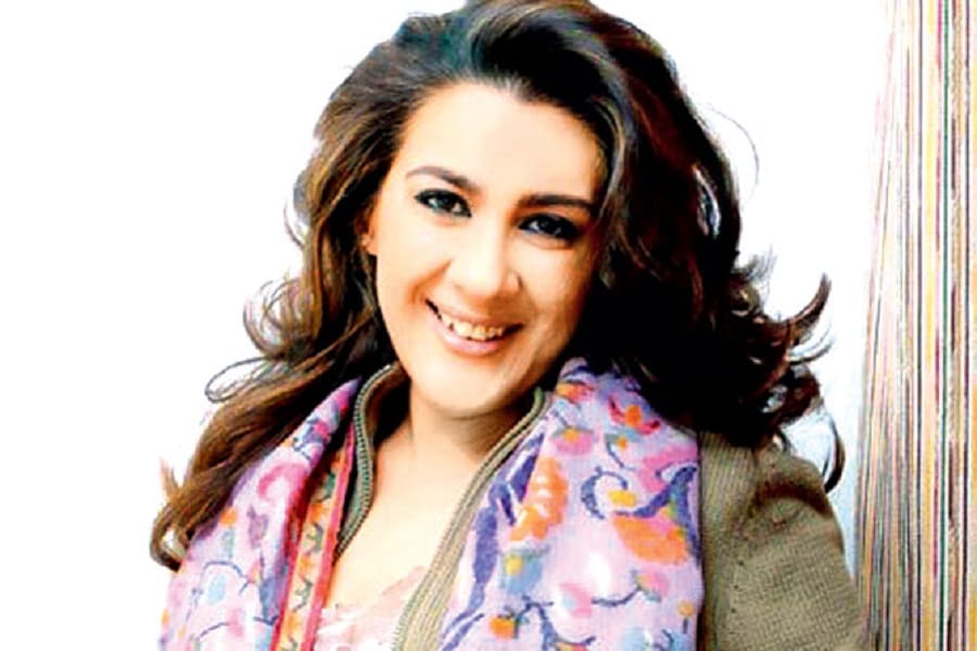 amrita singh warns her and saif ali khan daughter Not to hanging out with male friends