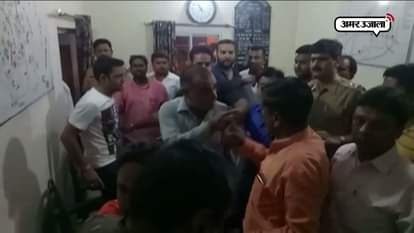 Hindu yuva vahini supporters beaten bjp leaders inside police station in bareilly