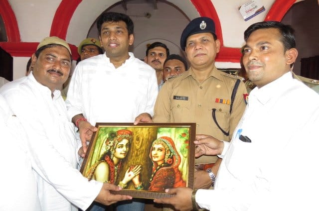 muslims in mathura presented picture of radha krishna