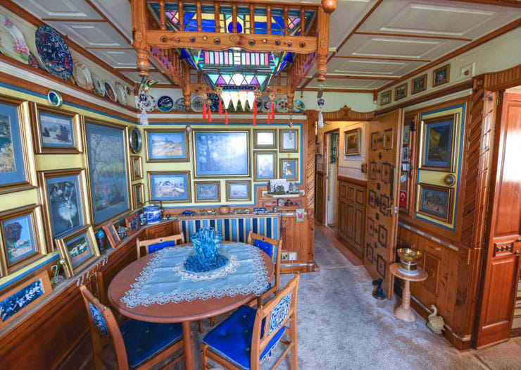 Hampshire resident Adrian Reeman converted 2 BHK flat into palace using DIY technique