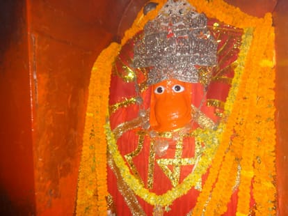 powerful hanuman mantra according to zodiac sign