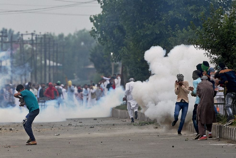 picture of violent protests in kashmir valley