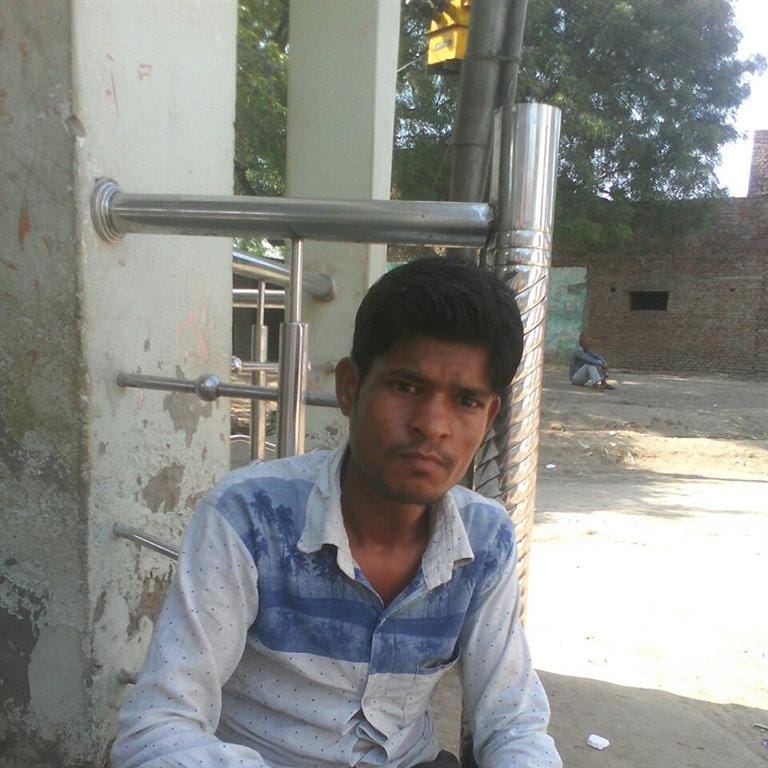 Saved his wife from Current, lost his own life in sadabad hathras