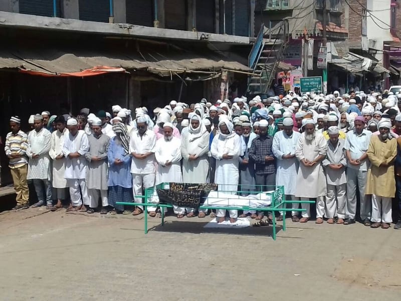 in bhogaon mainpuri last rite of imran has been performed