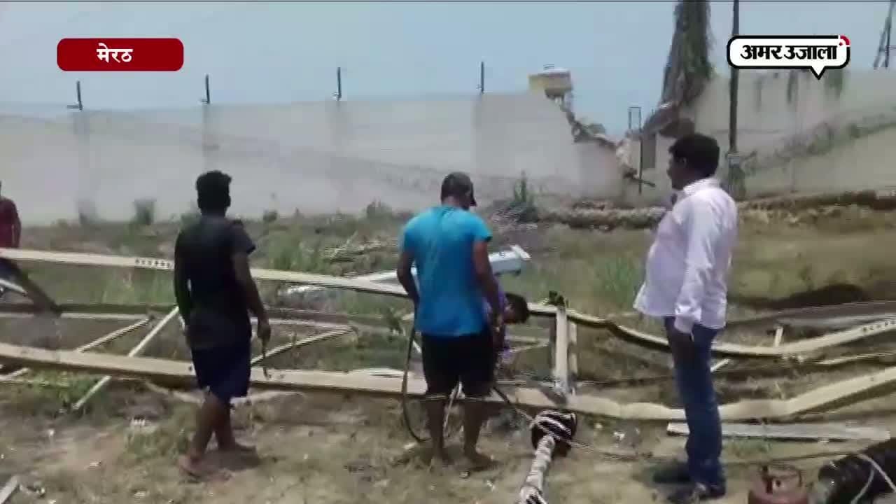 220 केवी लाइन पर गिरा खंभा 