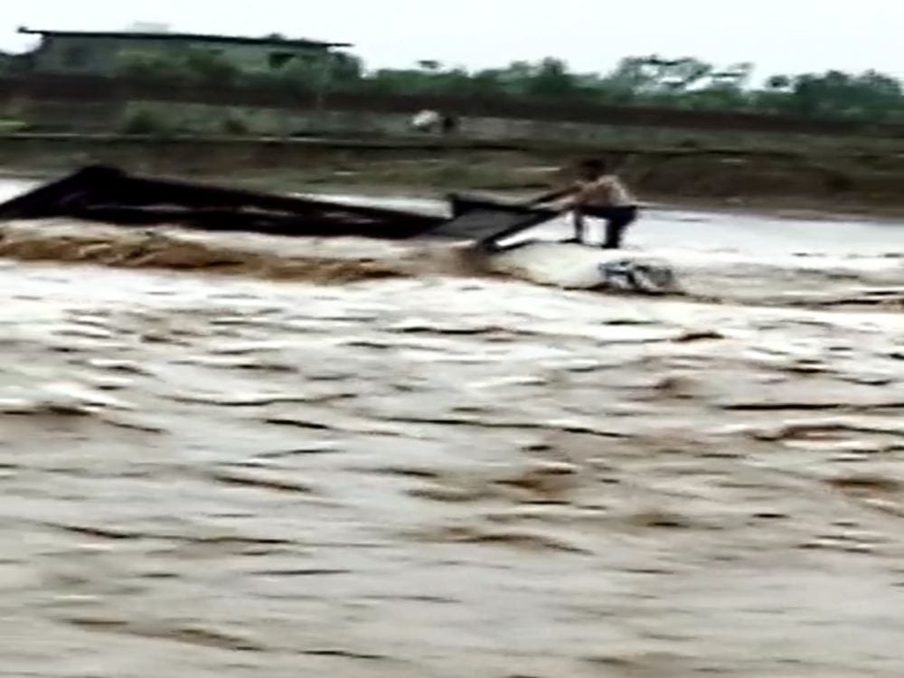  At the edges of the rivers Increased risk of extortion