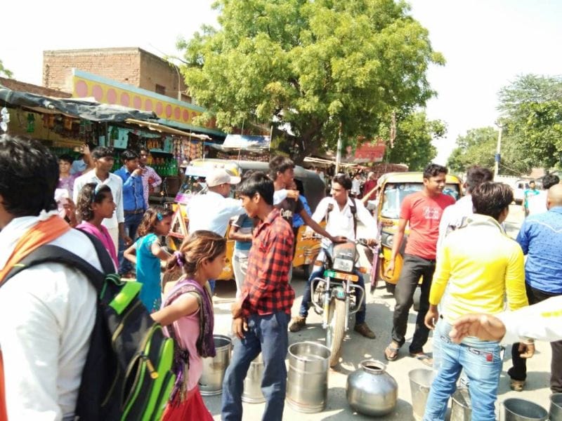 गढ़ी तिवारी में पानी की परेशान, सूखे नलकूप