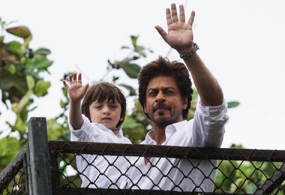 Shah Rukh Khan and Abram send christmas wishes