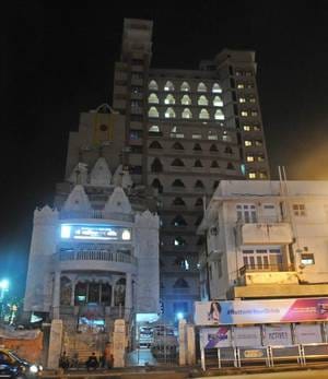 an army sepoy committed suicide at guest house in mumbai