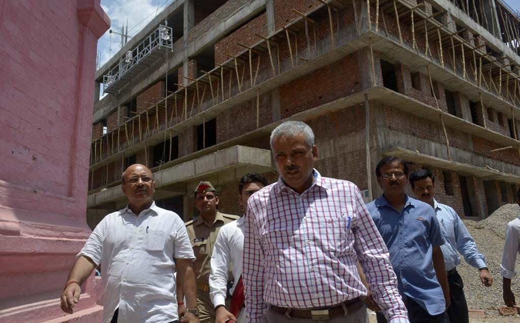Lucknow Additional charge of Teerth Development Councils to IAS Yogeshwar and Shubhrant