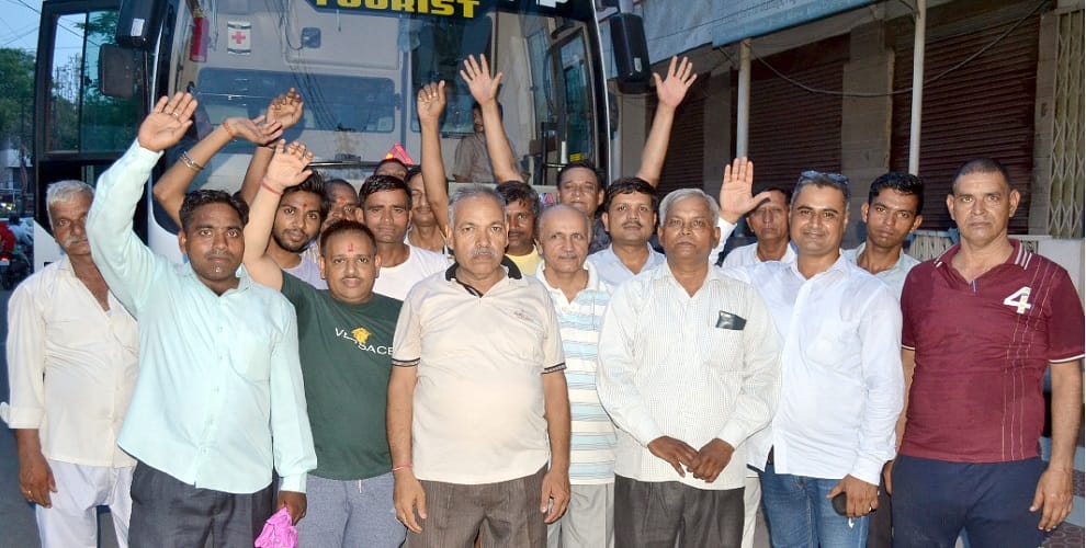 Hundred devotees left for Amarnath Yatra